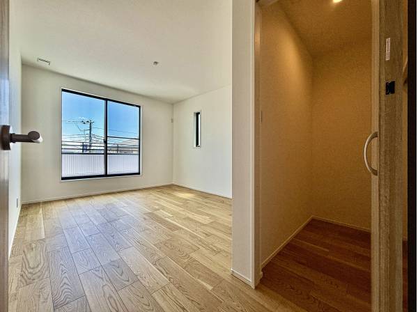 ４部屋ある寝室の主寝室は7.8帖＋ＷＩＣ付き