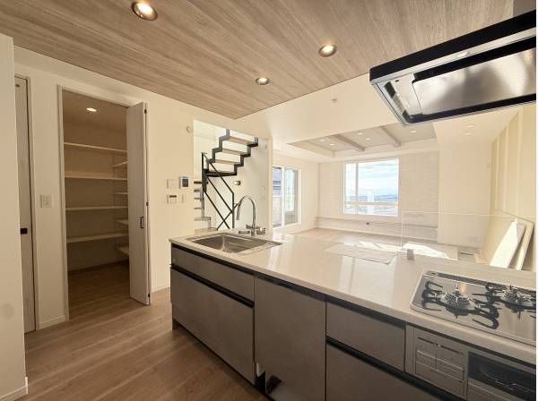 食洗機完備のシステムキッチン