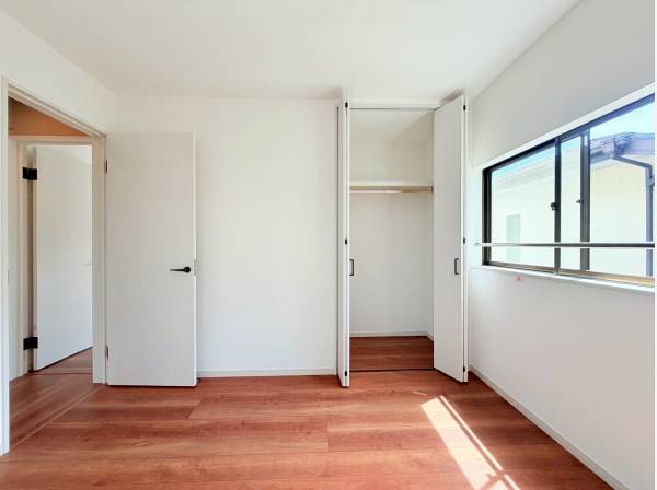 白を基調としたお部屋です