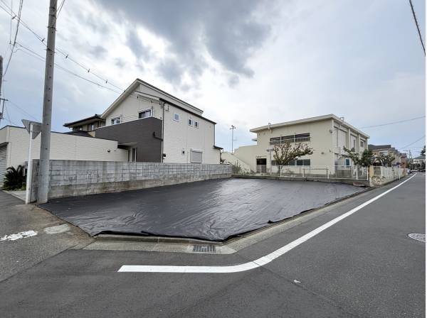 ゆとりの約４６坪の土地は角地につき開放感に優れます