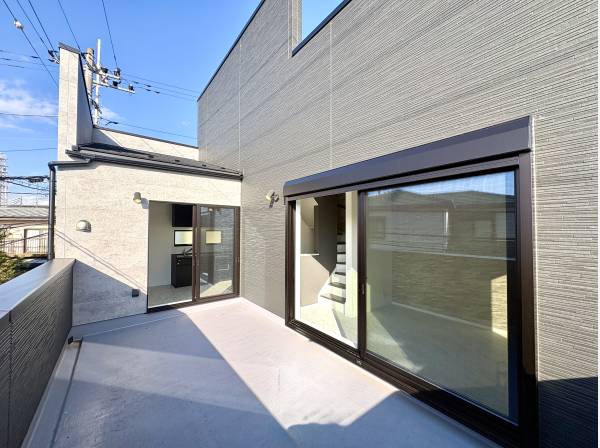 室内とつながる心地よいバルコニー