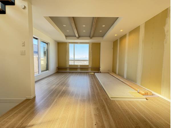 眺望もよく開放的なリビング