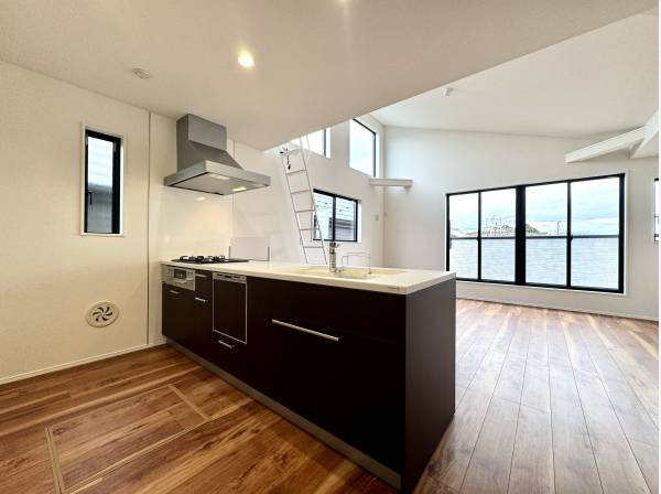 全体を見渡すオープンキッチン