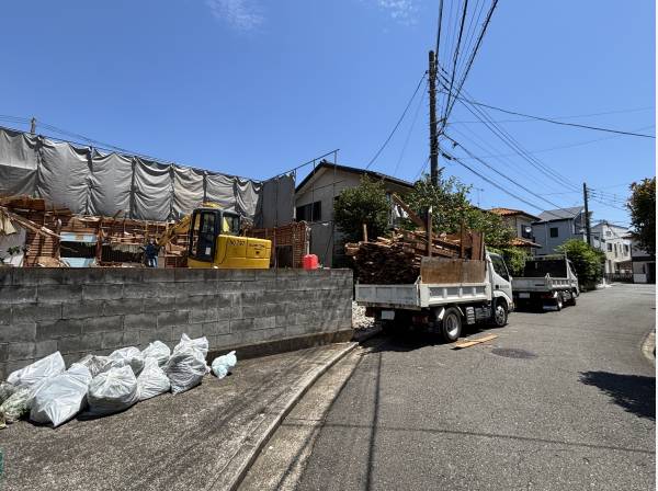 南側に遮るものがなく、燦々と陽の当たる現地