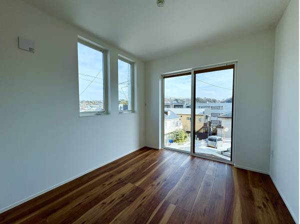 5帖以上の洋室が全3室ございます！