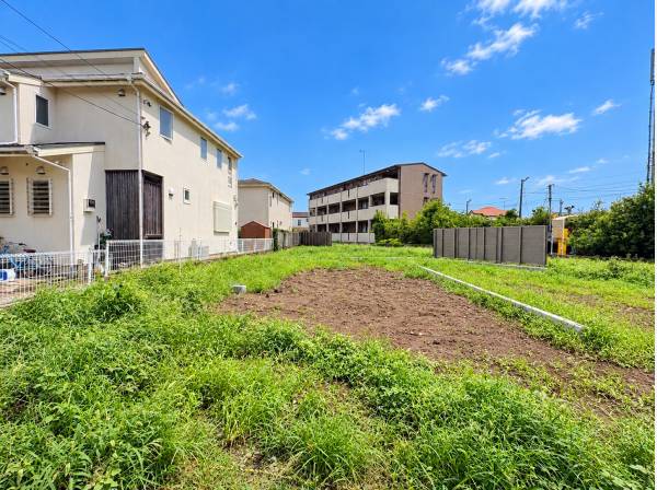 土地面積は100.14㎡(30.29坪)あります！カースペースは1台付