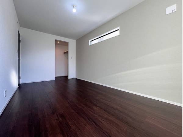 ウォークインクローゼットを完備した洋室