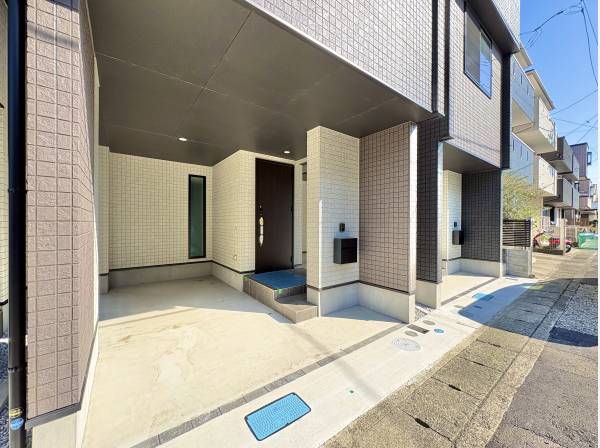 雨の日でも濡れにくいビルトインガレージ車庫