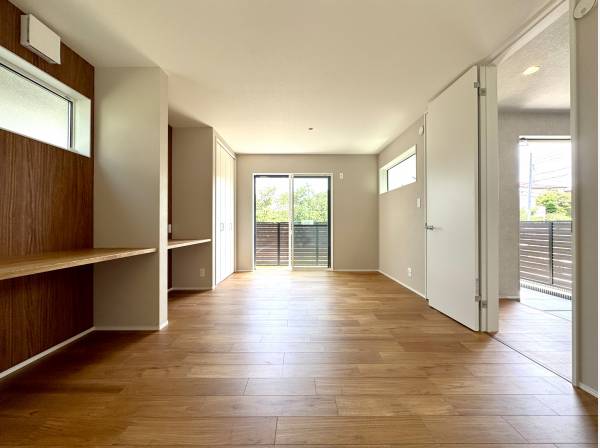 生活スタイルに合わせて1部屋でも2部屋でも。使い勝手の良い約11帖洋室