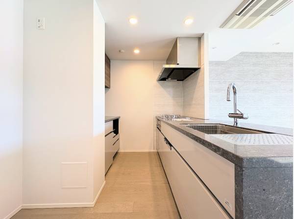 LDKが見渡せる対面キッチン