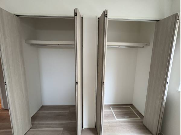 各部屋の収納スペースもタップリ！