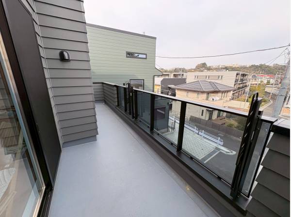 LDKからは抜け感のある素敵なバルコニーへ