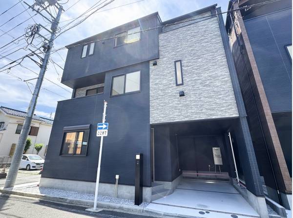角地に面した開放感を味わえるロケーション