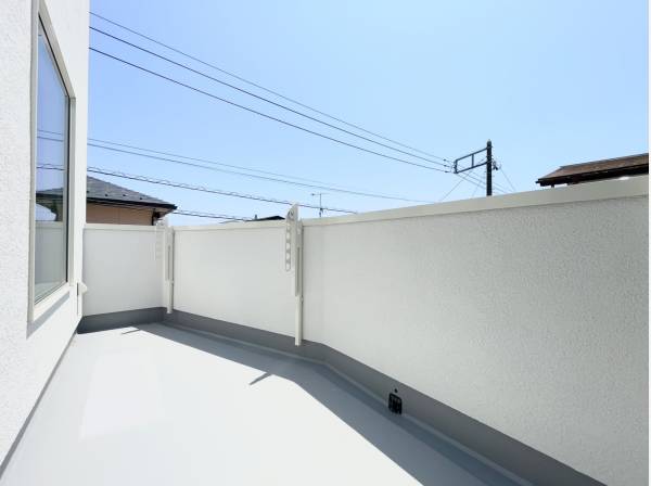 南向きで陽当たり良好なバルコニー