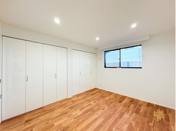 収納豊富な主寝室７.０帖