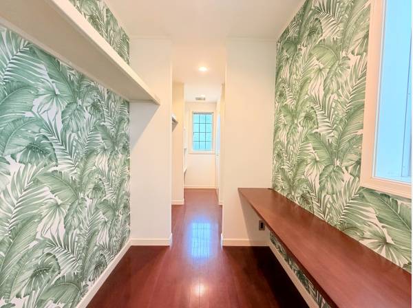 1階には奥行きのある大容量WIC！