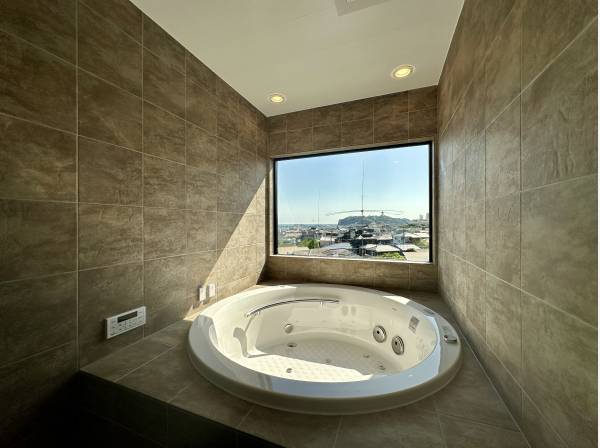 ジャグジー付き浴槽(約1.75坪)