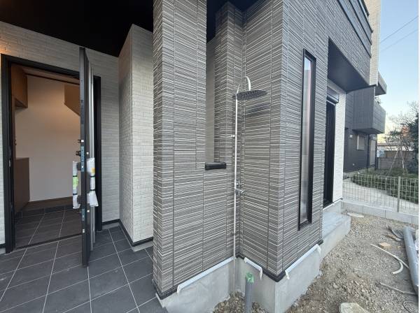 湘南のマストアイテム外シャワー完備