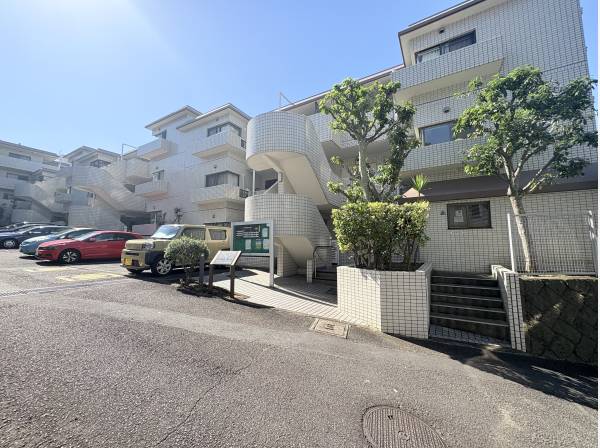 七里ヶ浜駅まで徒歩4分！
