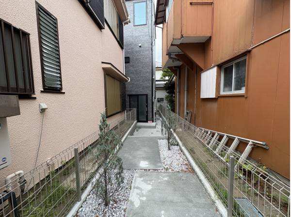 温水シャワーのある洗面室直結の動線