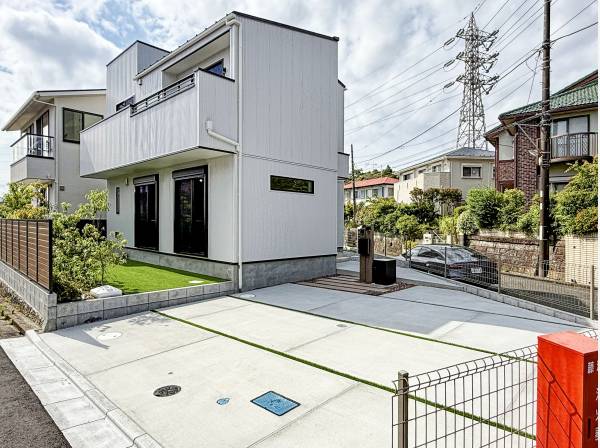 ３方角地の為、圧迫感とは無縁な開放的な立地です