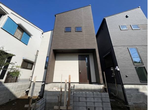 外構工事は未完ですが、もう見学が出来ますよ！