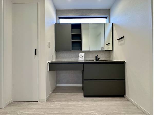 スタイリッシュなパウダールーム