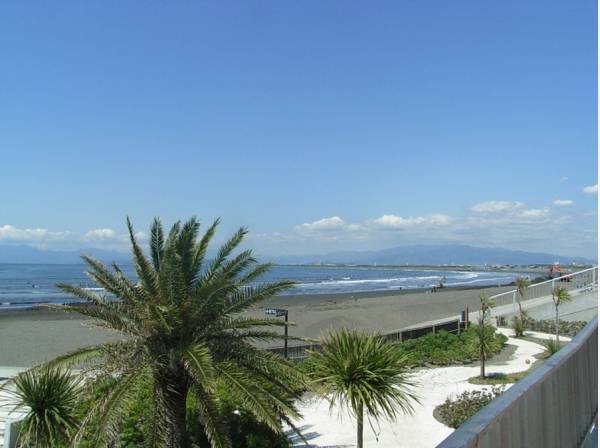 鵠沼海浜公園まで約640m・徒歩約8分！