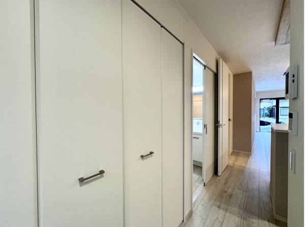 収納も豊富に完備