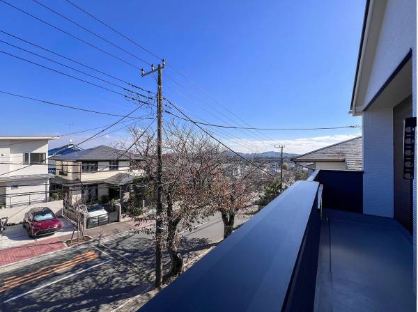 バルコニーからお花見ができるロケーション