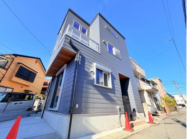 湘南らしいテイストの素敵な邸宅でございます！