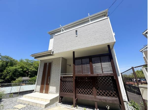 南向きで陽当たりも良好なお住まいです