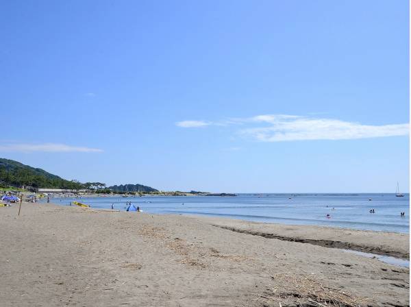 海岸までは徒歩で約12分（約850m）