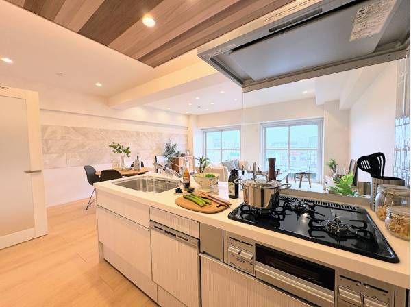 ご家族の顔が見える対面式キッチン