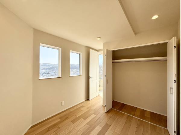 洋室は全部で3室ございます