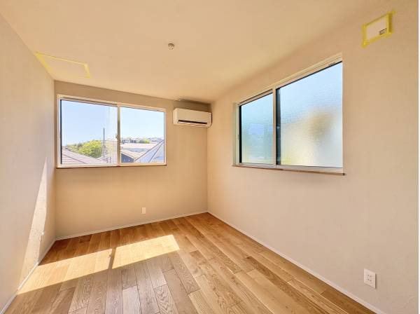 2面採光があることにより、十分な陽光がお部屋の全体に届きます