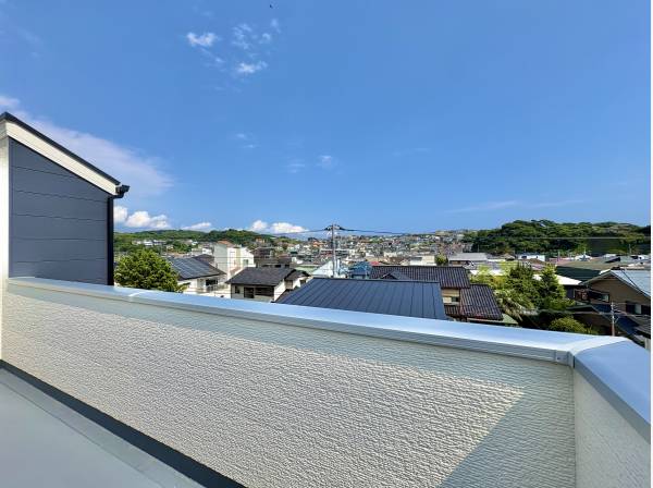 スカイバルコニーは広範囲で自然豊かな景色が望めます