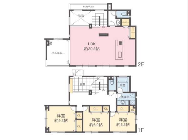 約30帖のLDKとリビング続きのインナーバルコニーが開放的な空間を演出