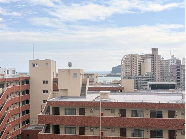 バルコニーからは海が見えます