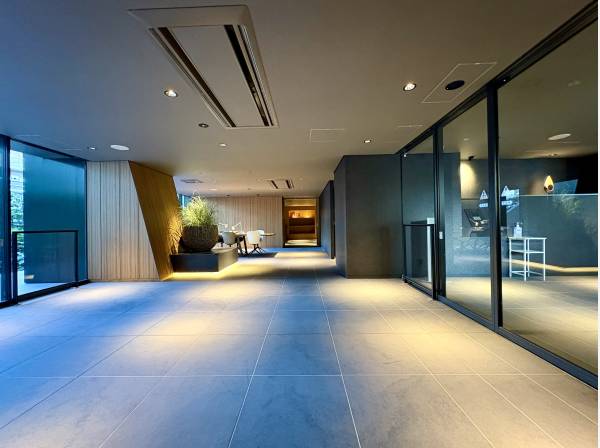 安心のオートロック。エントランス共用部です。