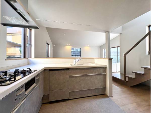 作業のしやすいL型キッチンは対面式

