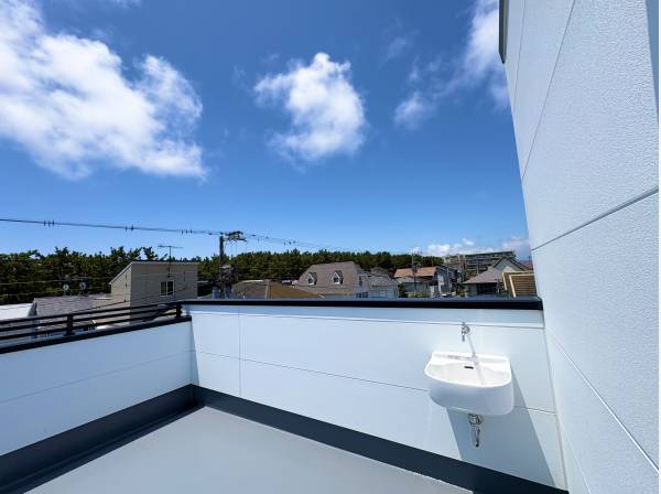 屋上からは海を感じられます！
