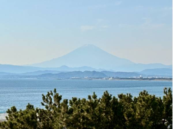 正面に富士山