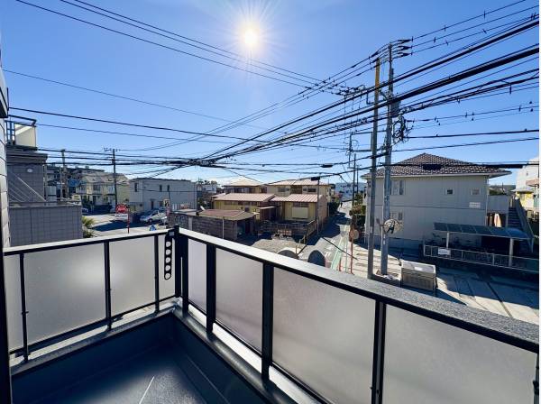 バルコニーは日当たり、風通し良好！