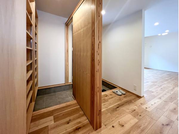 玄関収納も豊富です