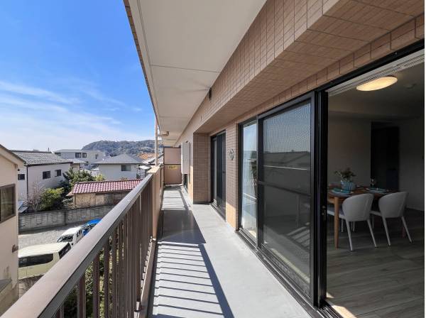 3部屋から行き来可能な広～いバルコニー