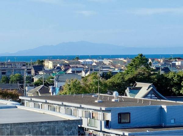 海と富士山を贅沢に眺めます。