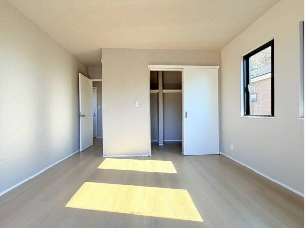 居室には大容量のWICやクローゼットなど収納スペースを完備