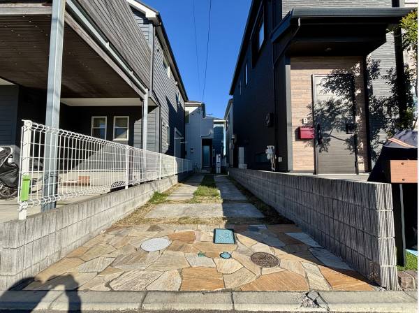 縦列で2台駐車可能です