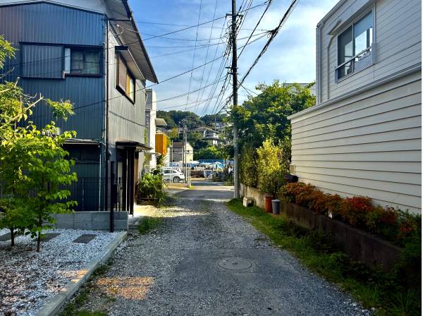 豊かな緑に囲まれた閑静な住宅街　鎌倉ならではの落ち着いた住環境です